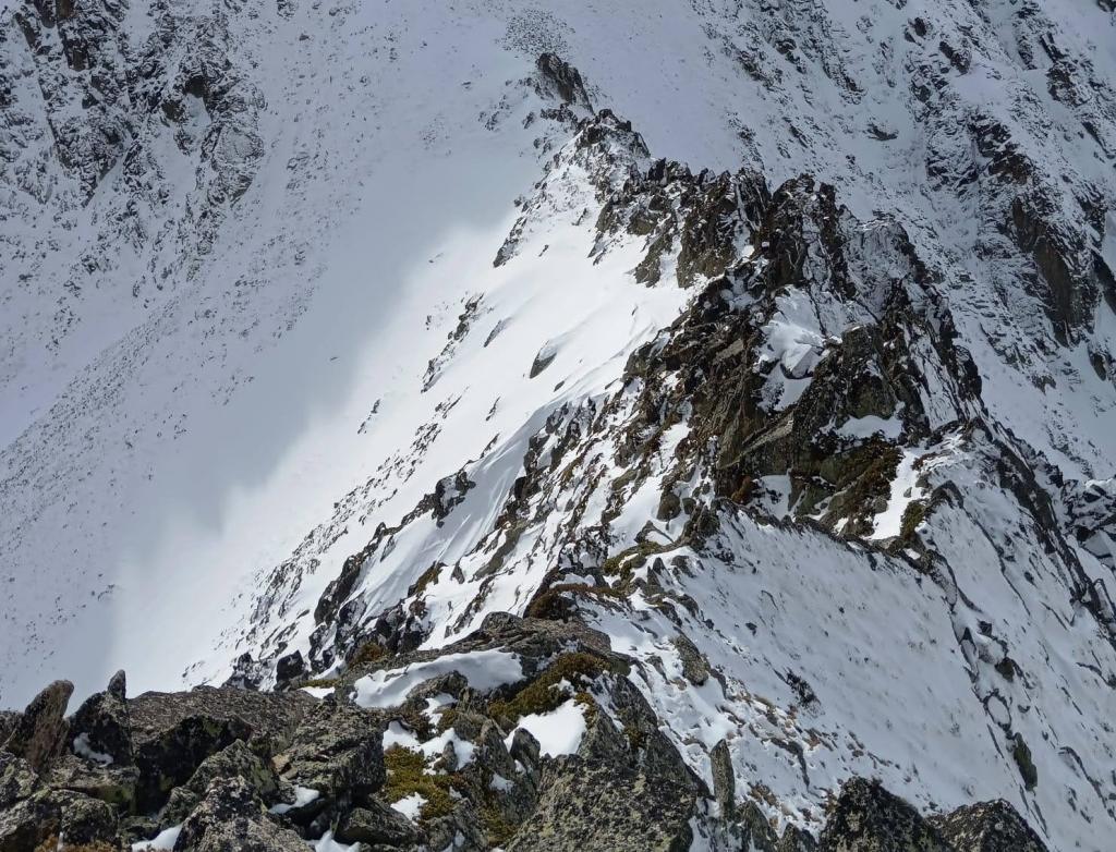 Activad técnica y alpina de progresión por la cresta que une el pico del Estanyol con el collado del Fontfreda.