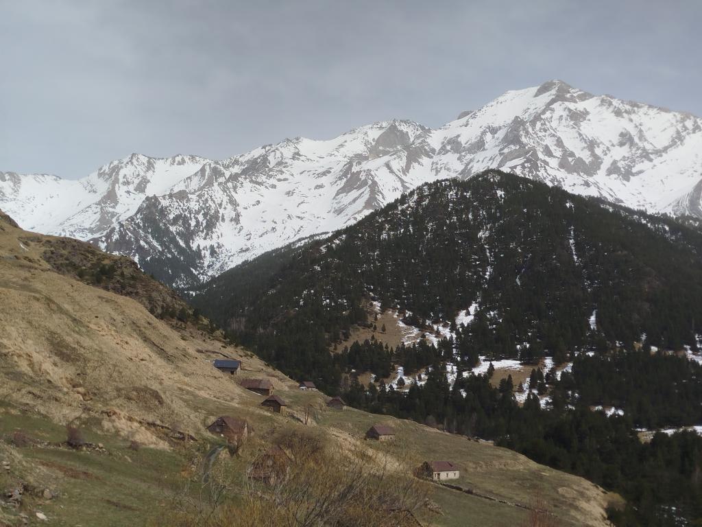 Considerada una de las grandes clásicas del montañismo del Pirineo que mantiene su carácter salvaje.